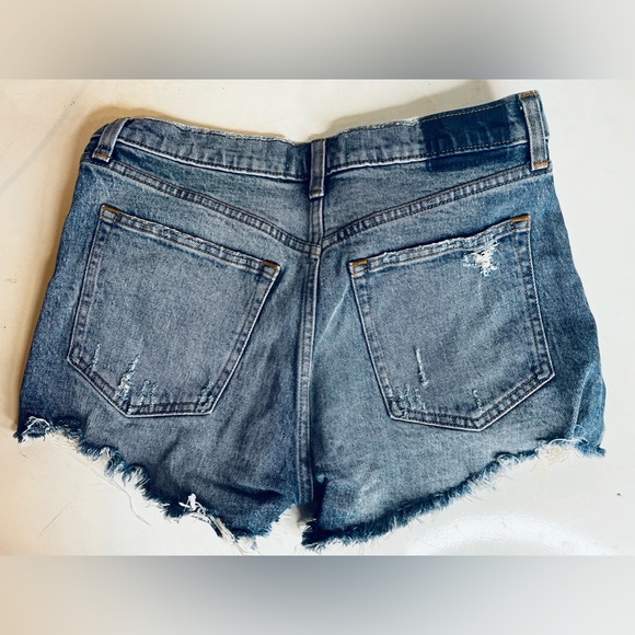 Abercrombie & Fitch (Summer ‘21) Distressed Denim Cut Off Shorts, Size 27 - Picture 3 of 3
